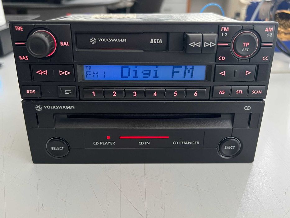 Оригинални автомобилни радио-касетофони