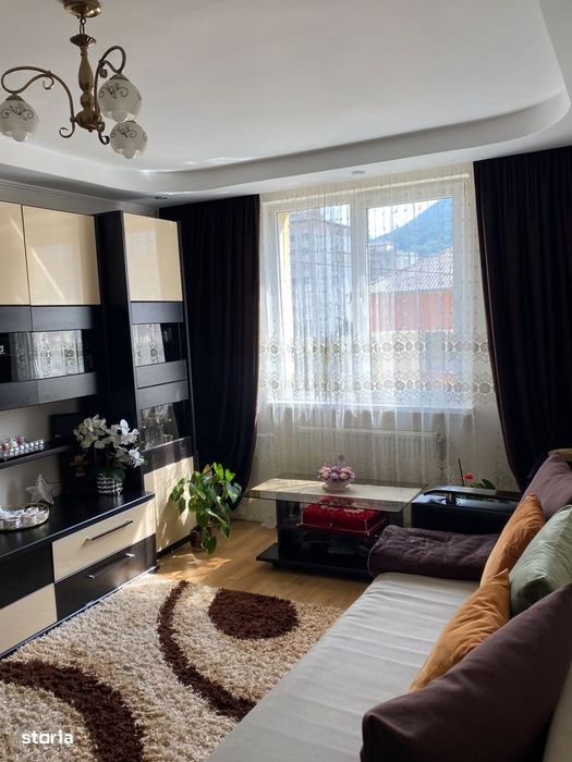 Apartament 3 Camere Decomandate | Zona Centrală | 2 Băi & Pod Privat