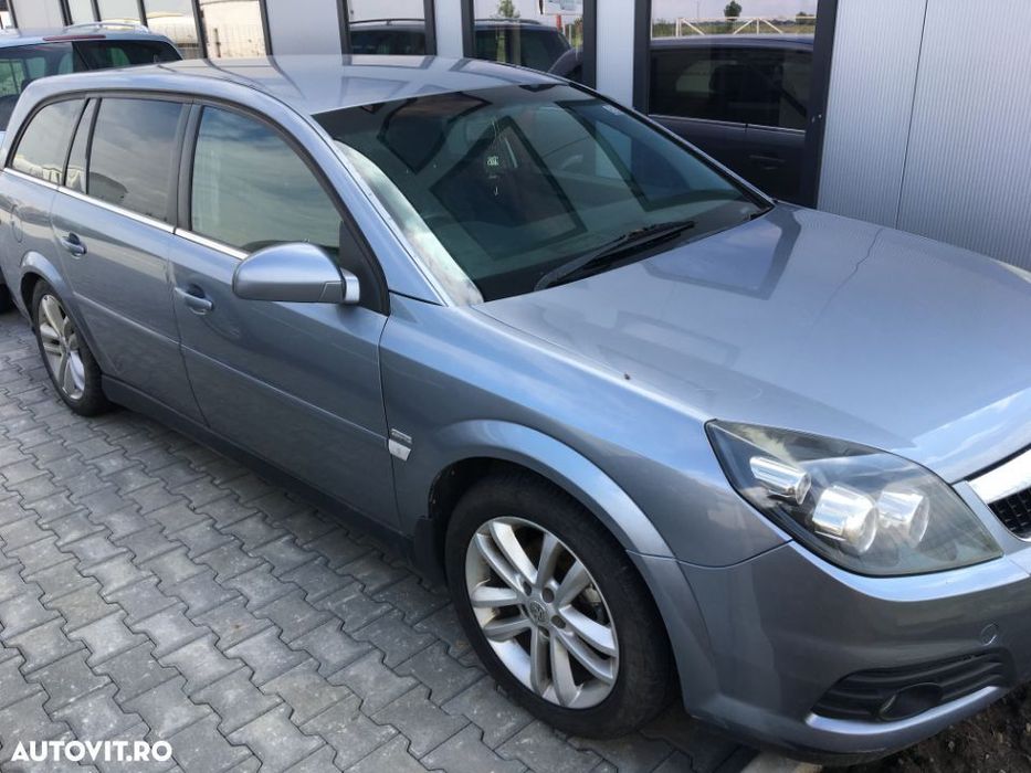 Dezmembram Opel Vectra C 1.9 tdi 150 cp an fabricatie 2007
