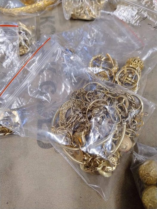 Продажба на злато за материал