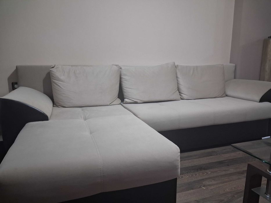 Продавам ъглов диван