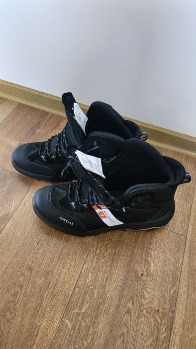 Bocanci drumetie MT100 barbati, trekking, produs Nou