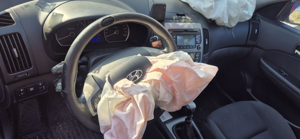 Хюндай И 30 Hyundai I 30 1 6 crdi