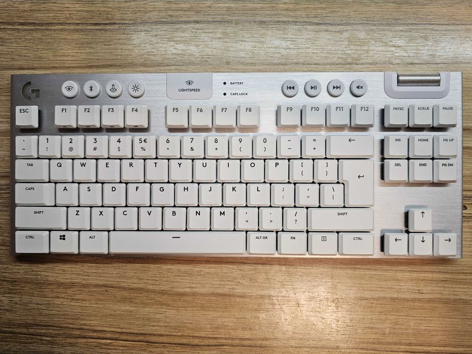 Logitech G915 tkl white lightspeed gaming mechanical keyboard бяла