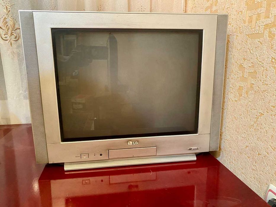Телевизор LG б.у. и телевизор Toshiba б.у.