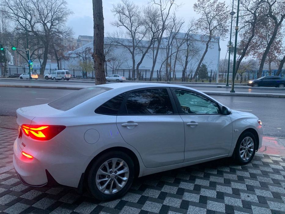 Монза сотилади кам юрган, краска тозза, жигаранг салон, ген берилади