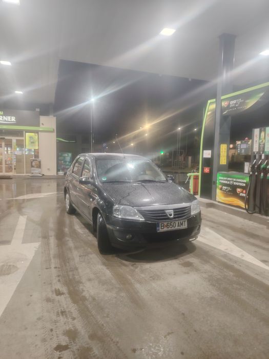 Vând Logan an 2011 în stare ireproșabilă