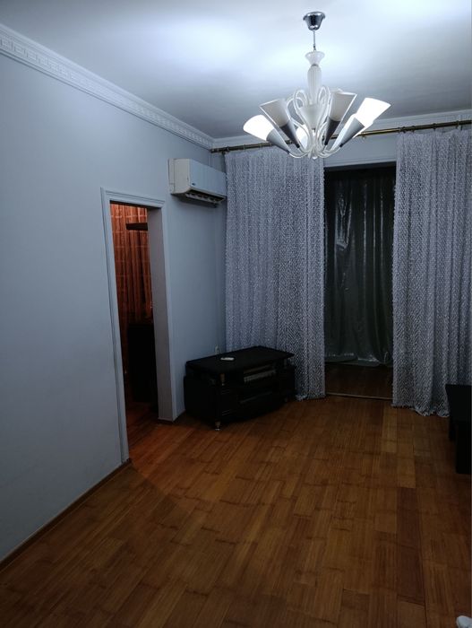 Икки хонали квартира сотилади.