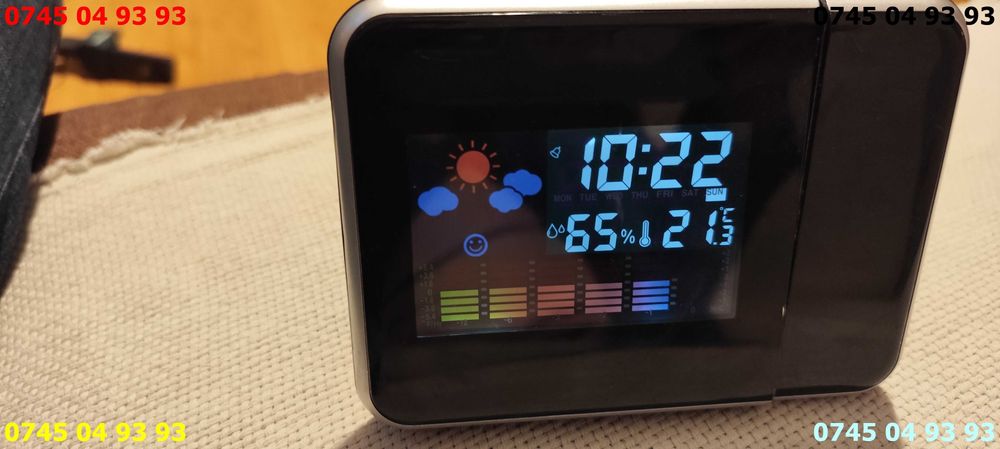 ceas digital proiector umiditate temperatura ora data proiectie perete