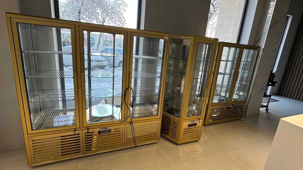 Витрина холодильник для десерт