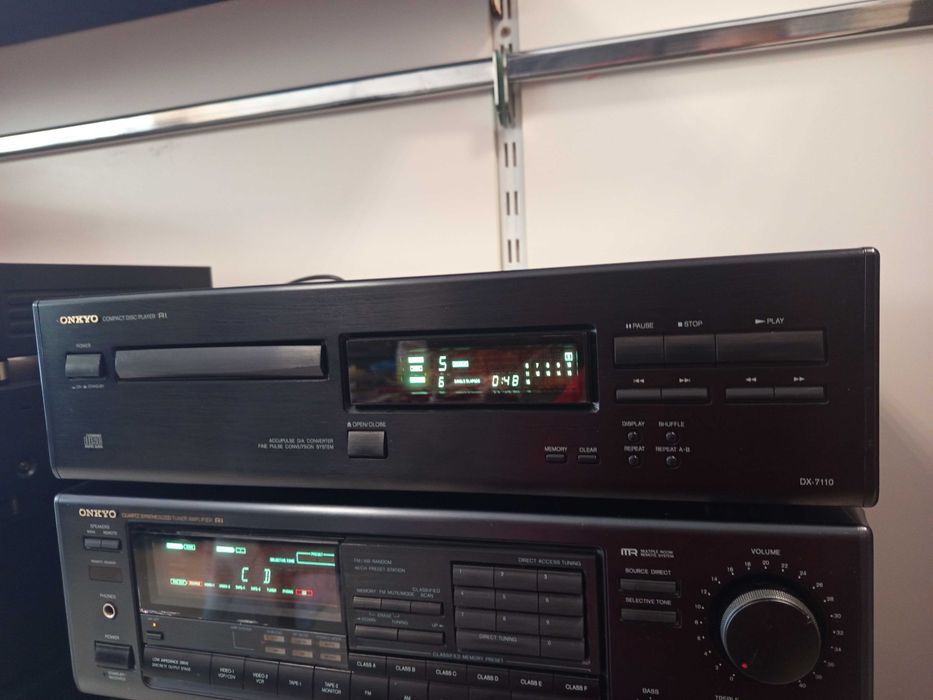 Onkyo DX-7110 cd player