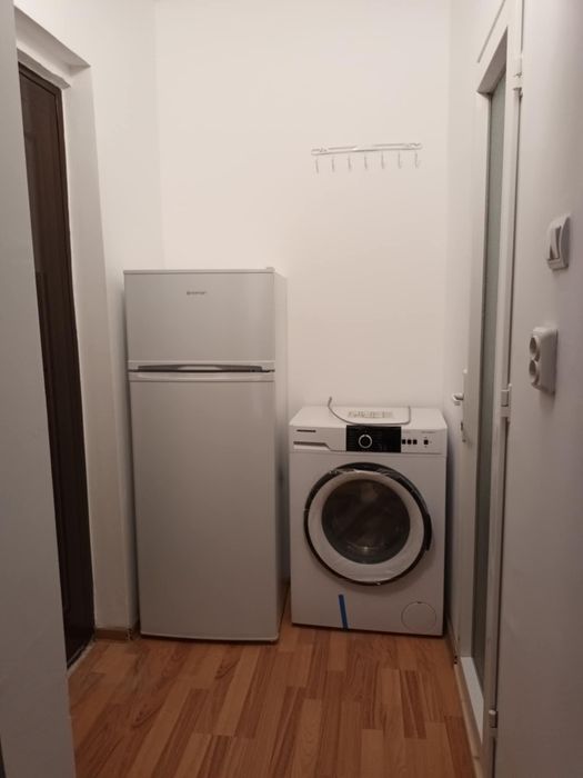 Închiriez garsonieră