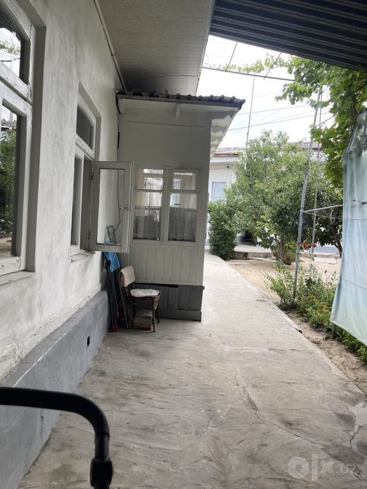 Xovli sotiladi fayizli uy 3,5 sotix