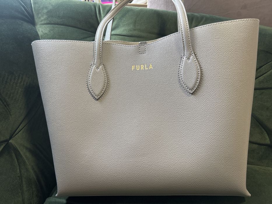Vand poseta Furla gri,foarte practica