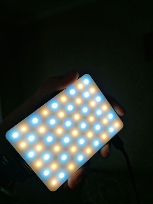 Продаю постоянный Rgb видео свет M16