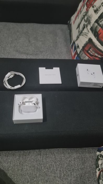 Vand Airpods generatia a 3 a