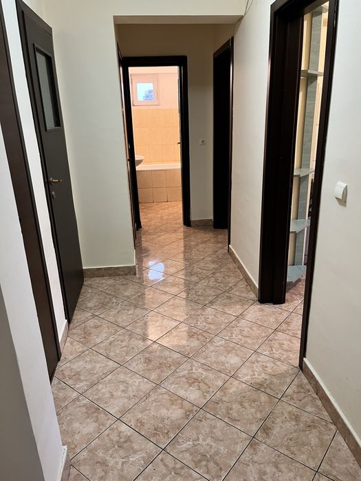 Vand apartament decomandat