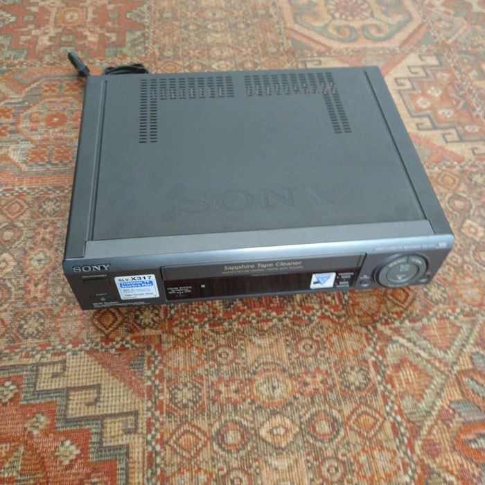 Видеомагнитофон Sony