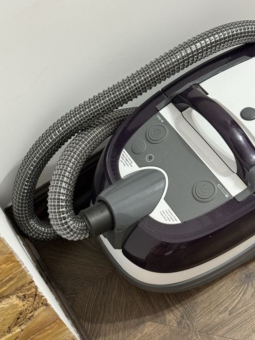 Продам пылесос Bosch AquaWash&Clean