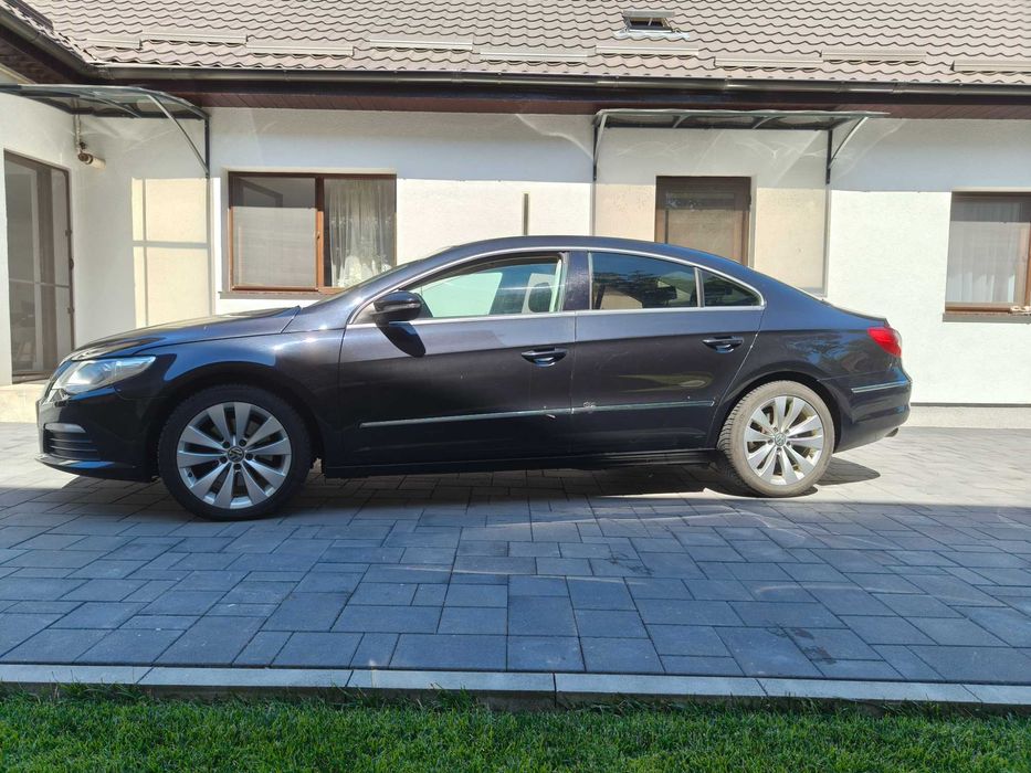Vând Volkswagen Passat CC