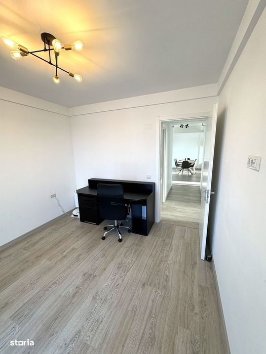 Apartament cu 3 camere, loc parcare, centrala, AC - zona Damila