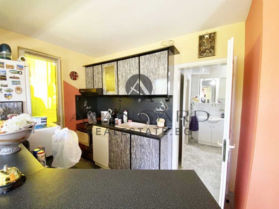 Продава се Тристаен апартамент в Пловдив, Кършияка - 110 кв.м за 1819 €/кв.м - Снимка #4