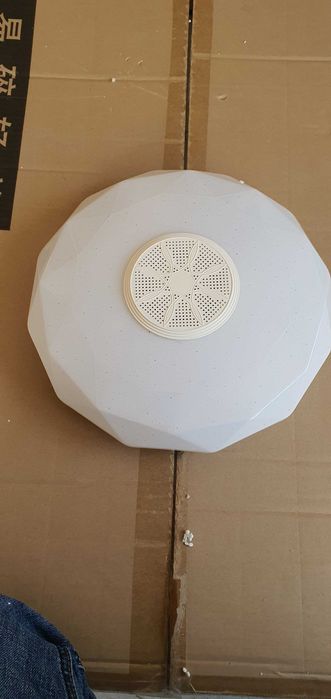 Музикален LED лед полилей с дистанционно управление за хол, спалня