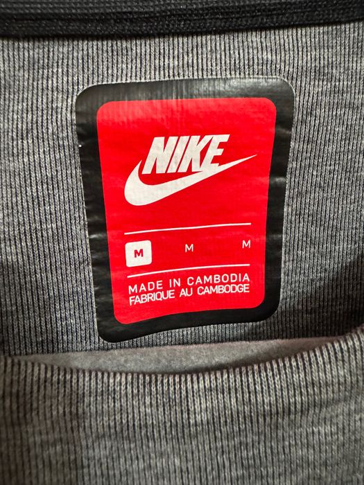 Долнище и блуза Nike Tech Fleece.