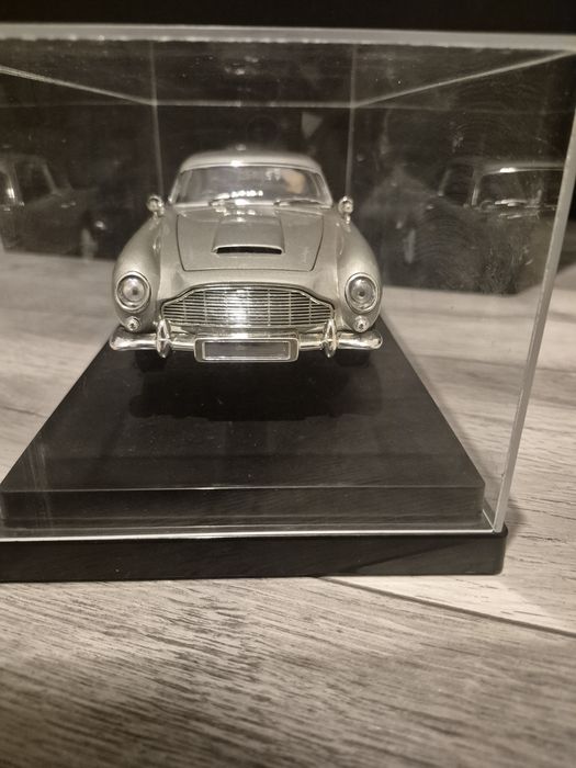 Aston Martin Lagonda 2004 JoyRide