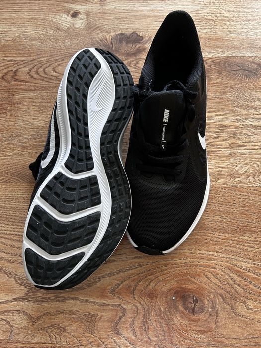 Дамски оригинални маратонки Nike