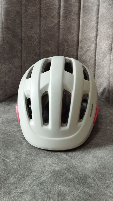 Продам велошлем новый Btwin