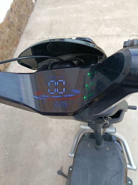 Продается скутер электрический