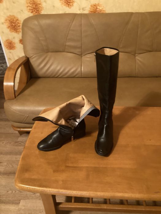 Сапоги кожанные бренда Basconi