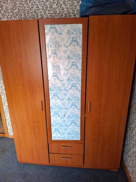 Продажа дивана, шкаф