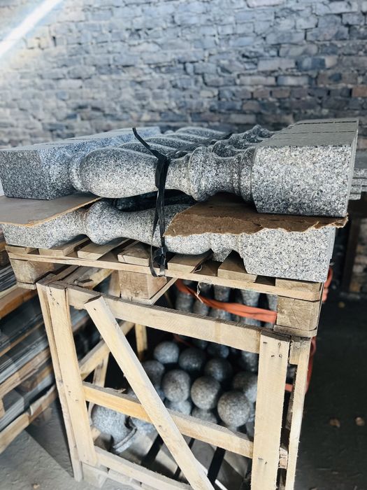 Гранитные балясины, гранит в Астане