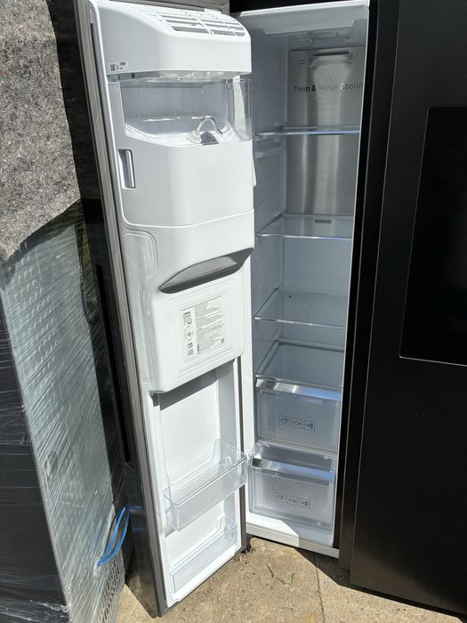 Frigider Samsung Family Hub
