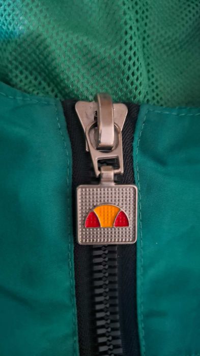 Оригинална ветровка на Ellesse