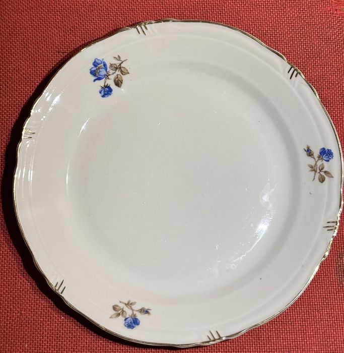 Емблематичен български порцеланов сервиз