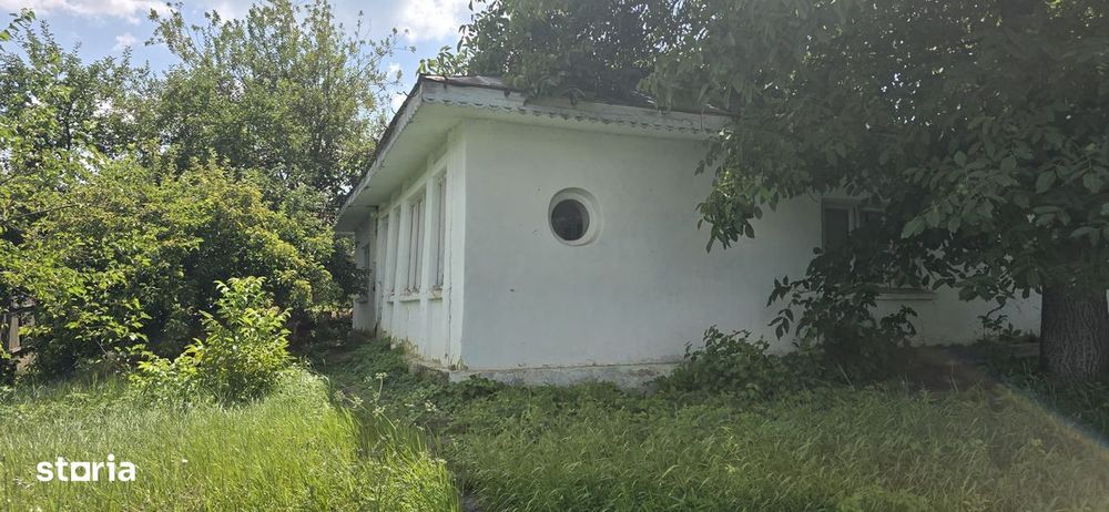 Teren cu casa bătrânească Horlești