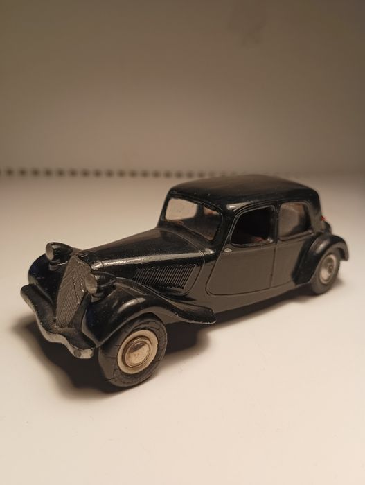 Умалени модели 1:43