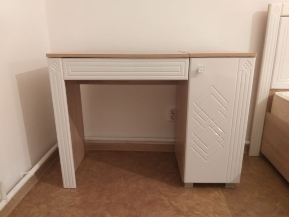 Продам спальный гарнитур