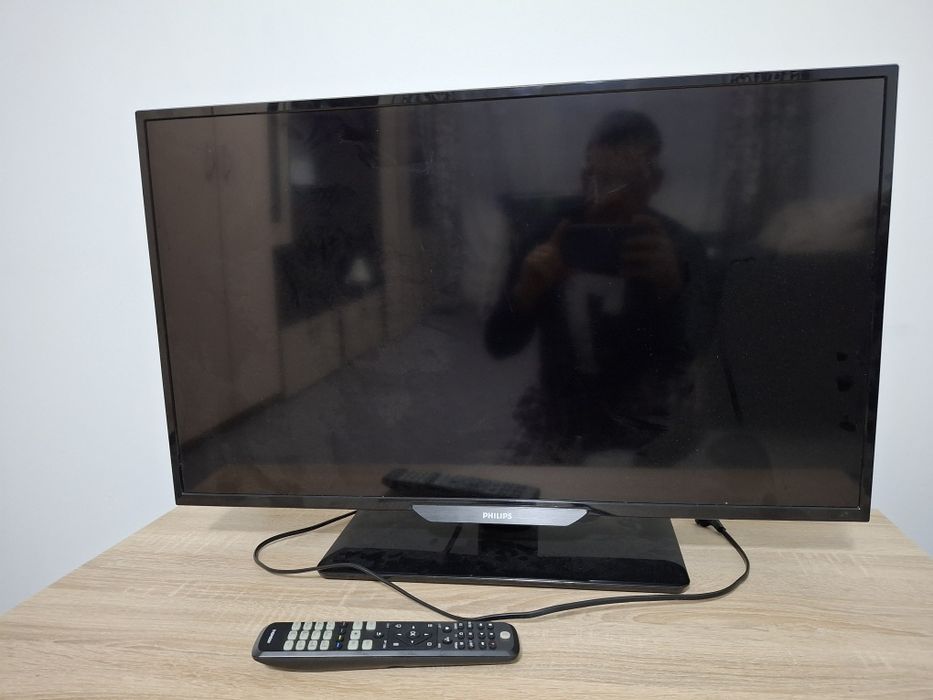 Vând televizor Philips 80 cm