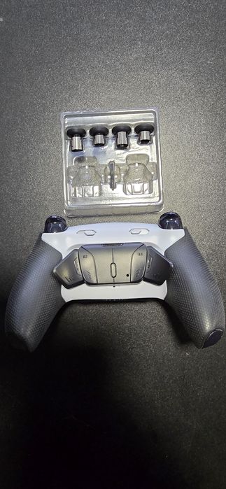Controller PS5 + Gulit kit NS55 TMR Adjustable + ExtremeRate Rise 4