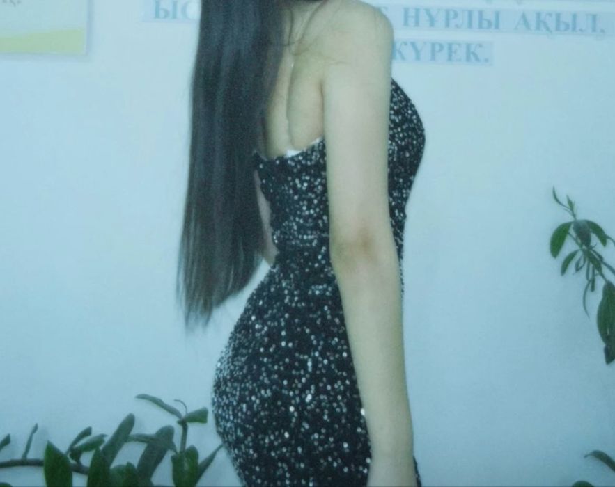Блестящее платье