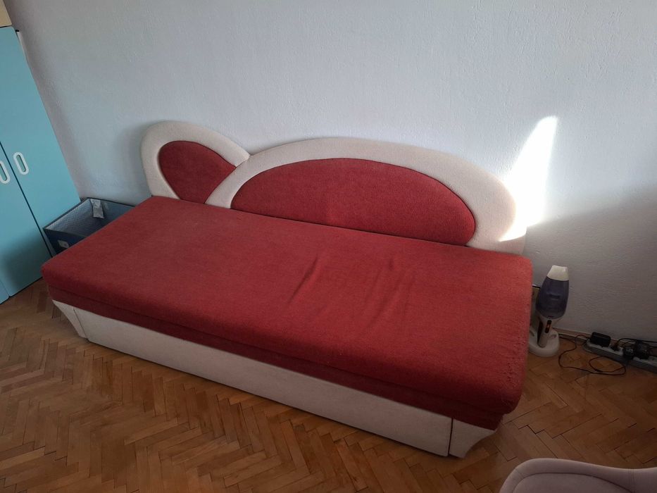 диван легло със 7 стола