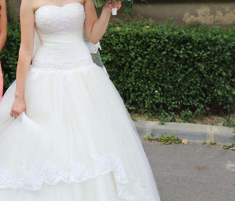 Rochie mireasa ivory