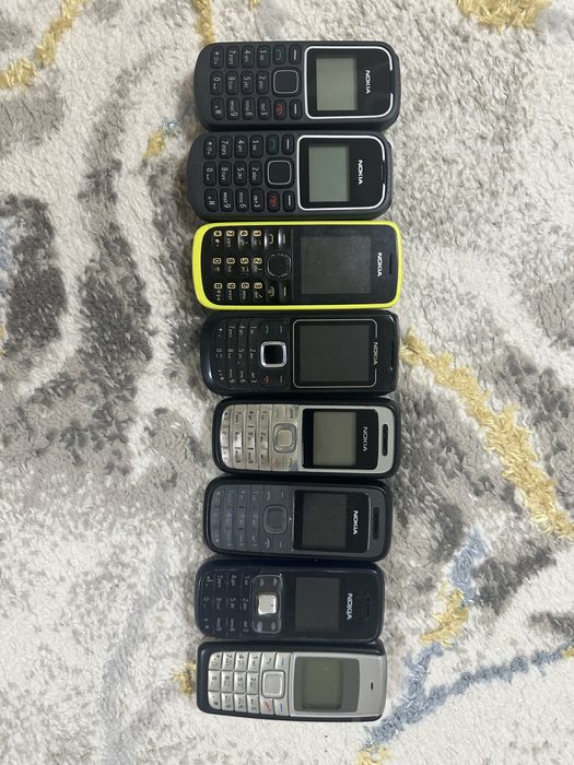 Nokia telefonlar sotiladi