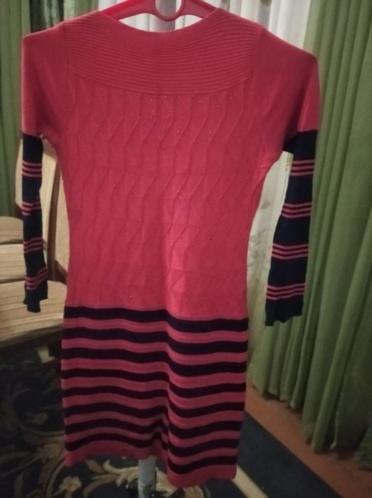 Kiyimlar bor ko‘pkina holati yaxshi marg‘ilonda