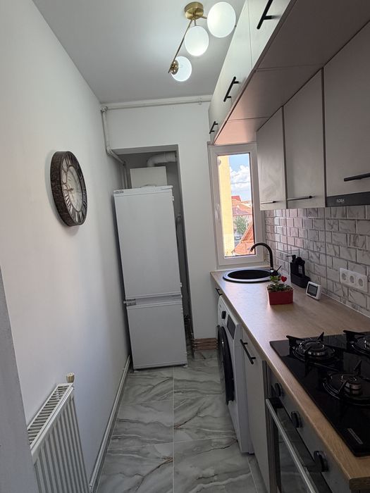 Închiriez apartament