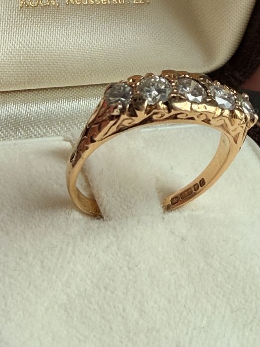 Inel din aur de 18k cu diamante naturale